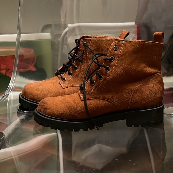 H&M Sherpa lined boots size 7 - Picture 2 of 3